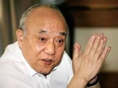 他是万向集团的创始人兼董事局主席鲁冠球