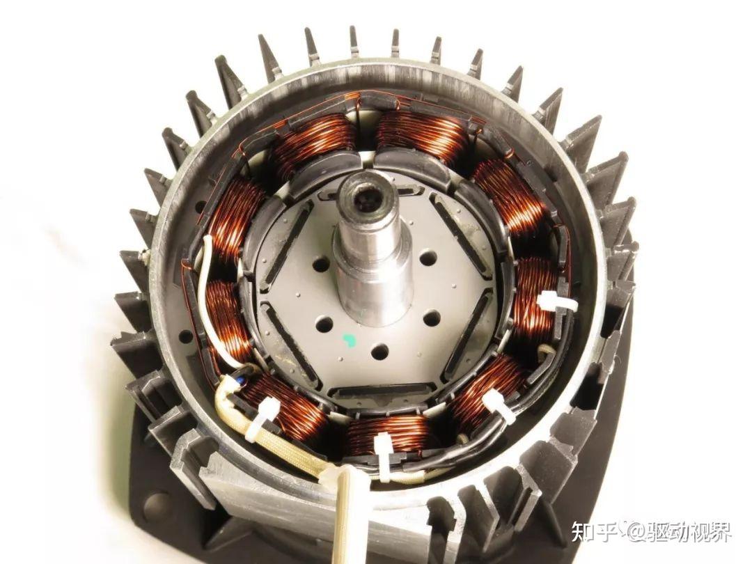 比亚迪的营业额和总市值均超过千亿元人民币