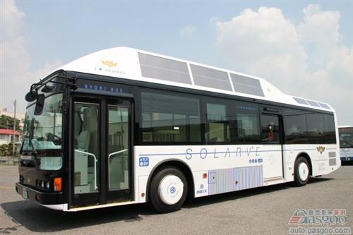 标配OTA升级、DiLink智能车机、前排座椅加热等功能