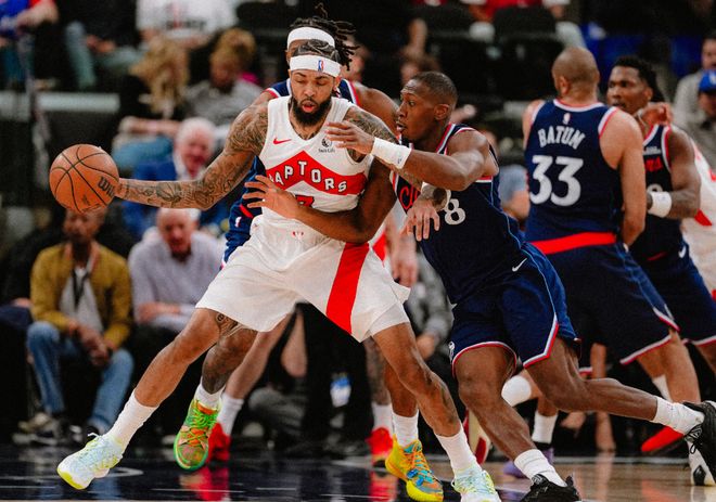 伦纳德带伤率队大胜猛龙 保住西部第八席位